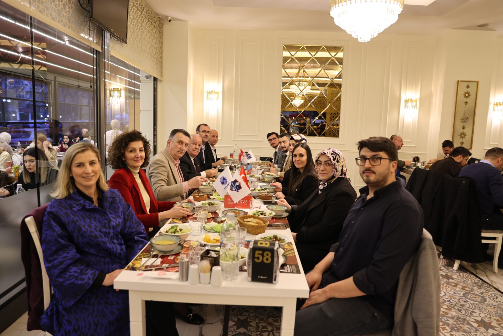 Birlik, beraberlik ve paylaşmanın maneviyatını hep birlikte yaşadığımız “Geleneksel Vakıf Aile İftarımızı” büyük bir heyecanla gerçekleştirdik.