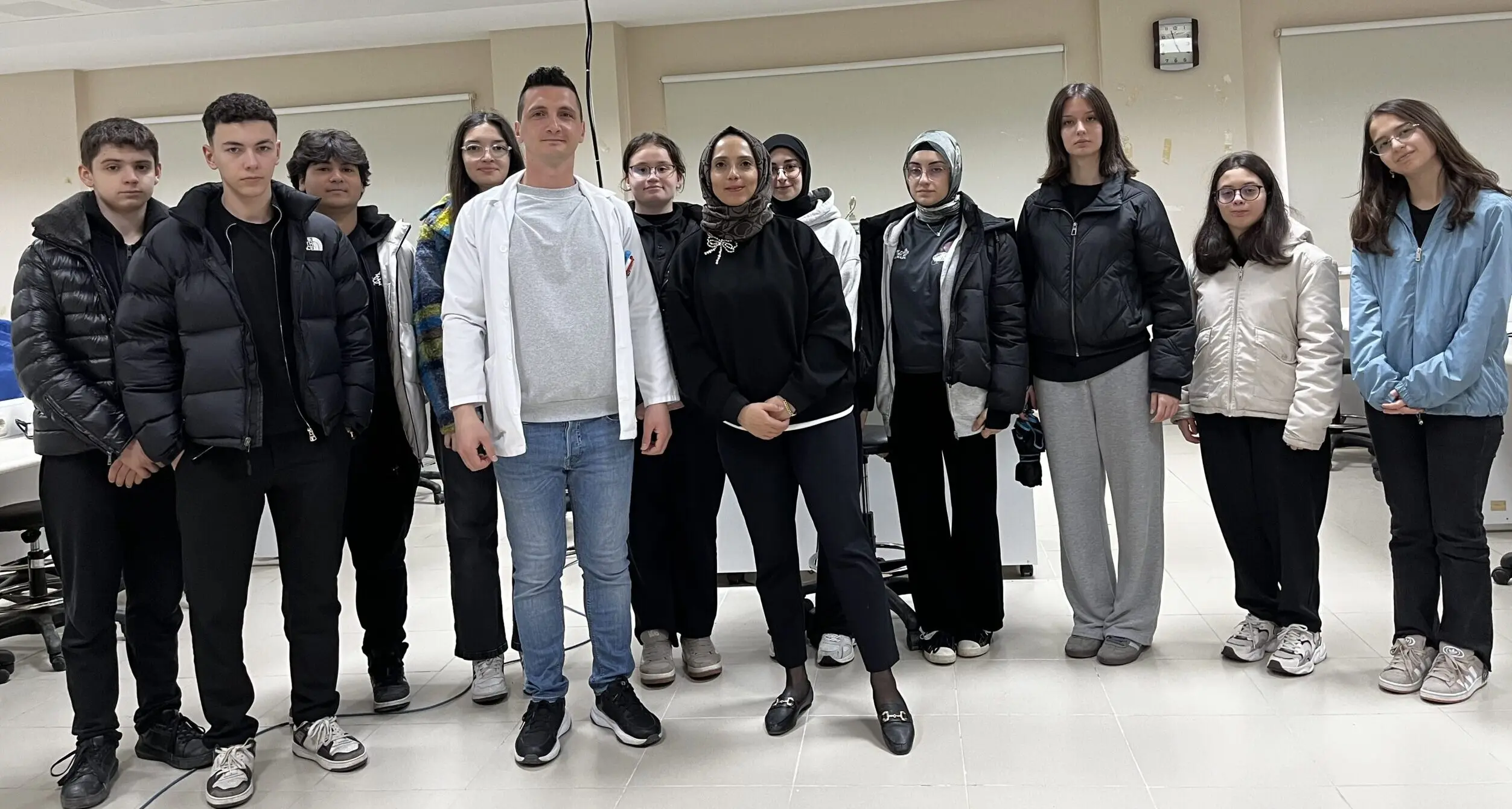 Sınıftan Laboratuvara: Gençler Bilimi Yerinde Keşfetti